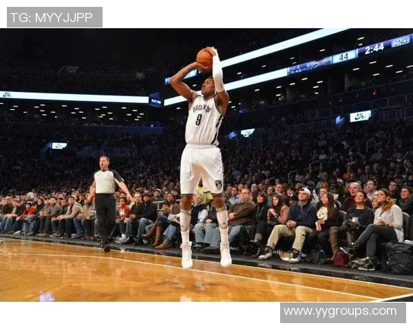 马尚布鲁克斯的篮球之路与职业生涯的精彩瞬间回顾与展望